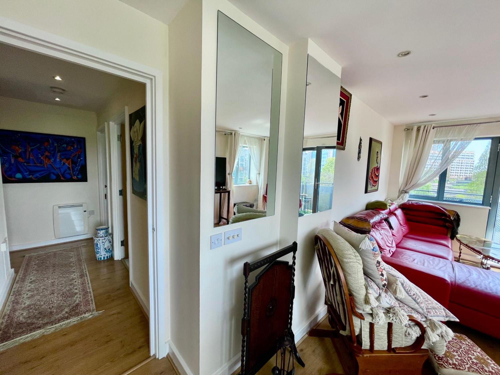 Luxury 2 Bedroom Apartment- Lake View - Free Parking - Wembley Stadium 5Km Londen Buitenkant foto